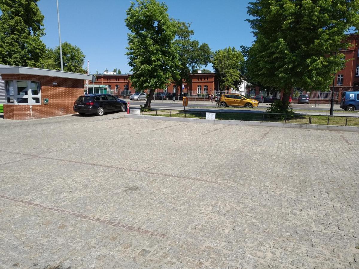 Zacisze Starowki Apartment Torun Luaran gambar